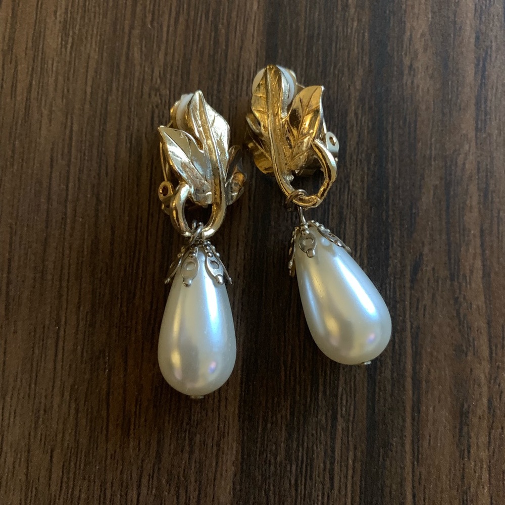 Vintage Gold Plated Flower & Pearl Earrings